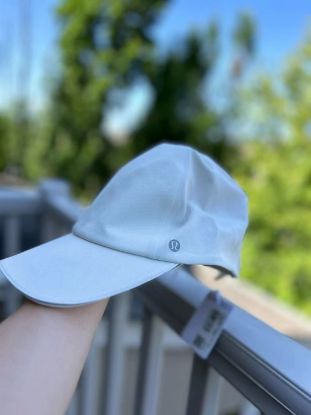 图片 Lululemon跑步帽最火爆的bone骨白色